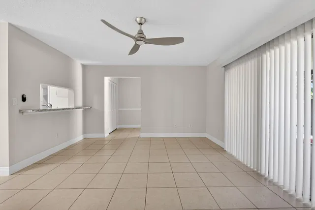  Residence photo 17
