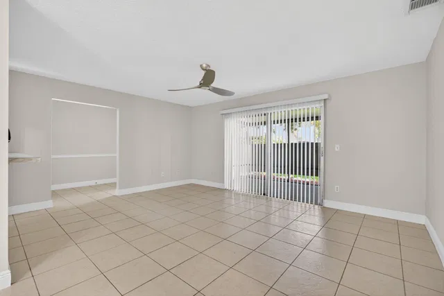  Residence photo 18