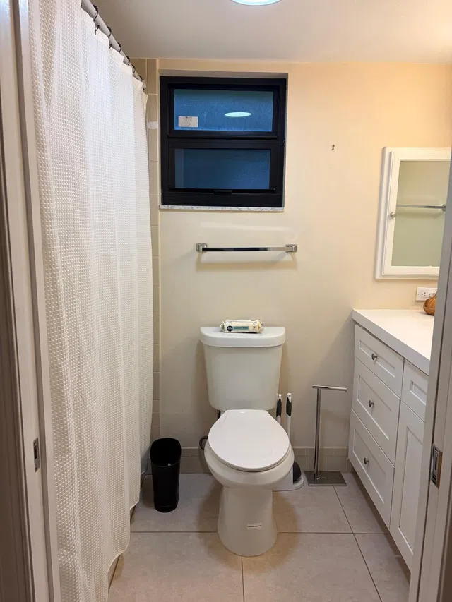 Unit 216 photo 5