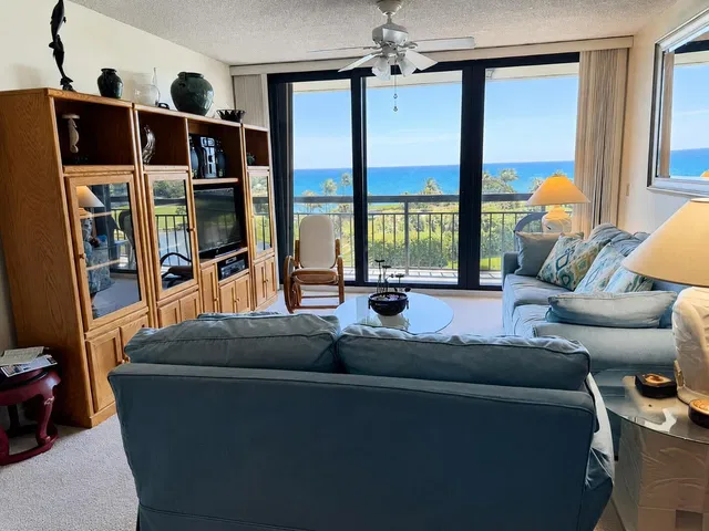  Unit 505 photo 6