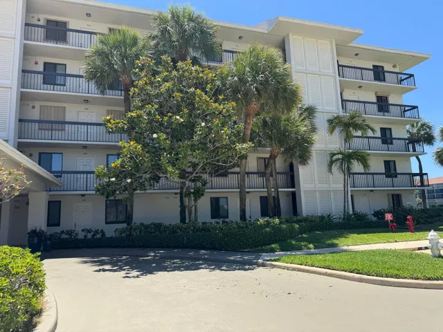  Unit 505 photo 16
