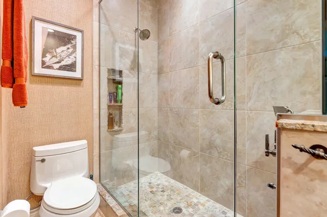 Unit 603 photo 27