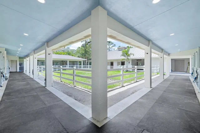Residence photo 11