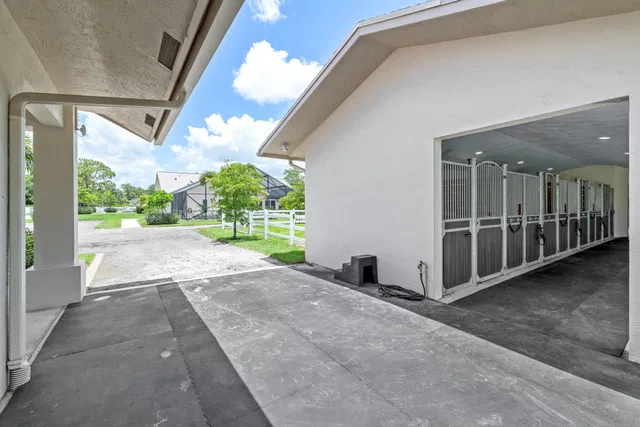 Residence photo 68