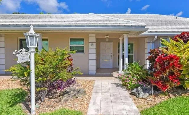 Residence photo 2