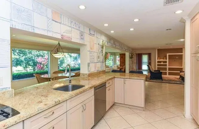 Residence photo 14