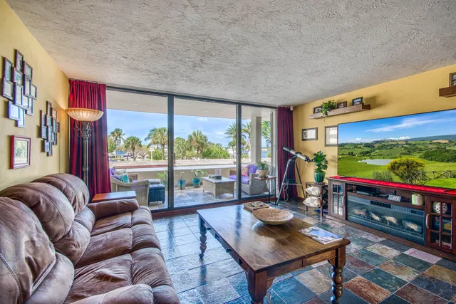 Unit 211 photo 6