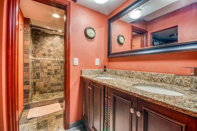 Unit 211 photo 19