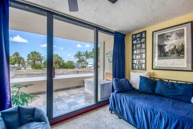 Unit 211 photo 21