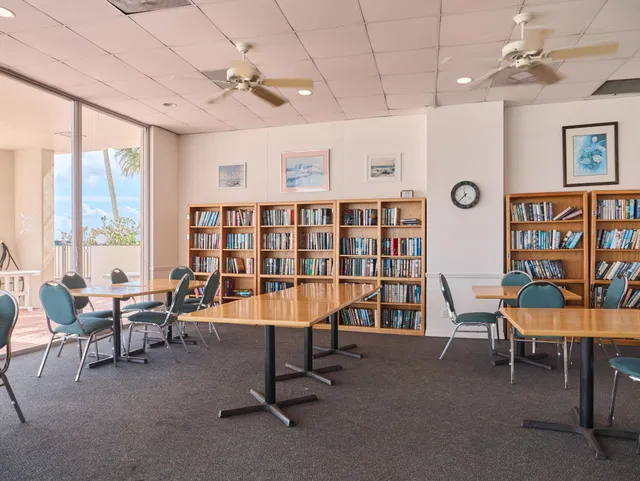 Unit 211 photo 28