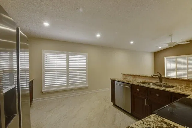 Residence photo 22