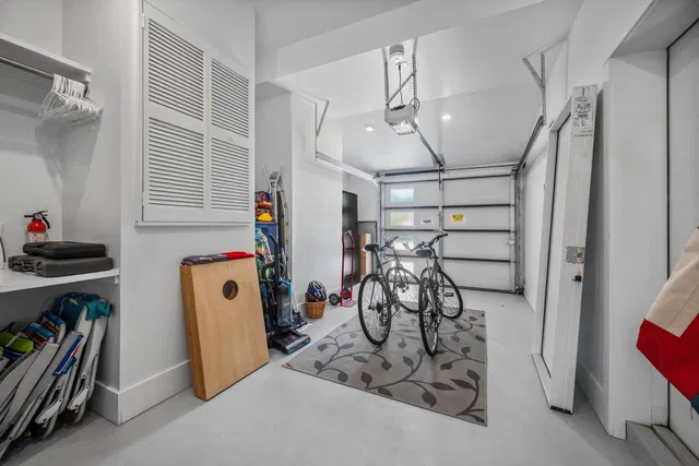 Residence photo 24