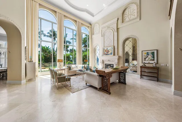 Royal Palm Yacht and Country Club Residence photo 11