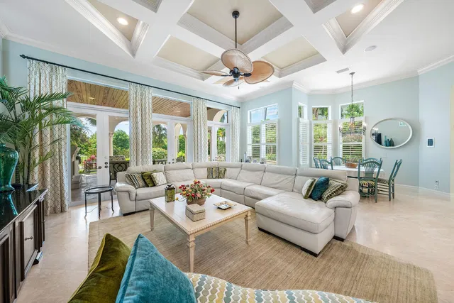 Royal Palm Yacht and Country Club Residence photo 25