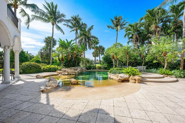 Royal Palm Yacht and Country Club Residence photo 26