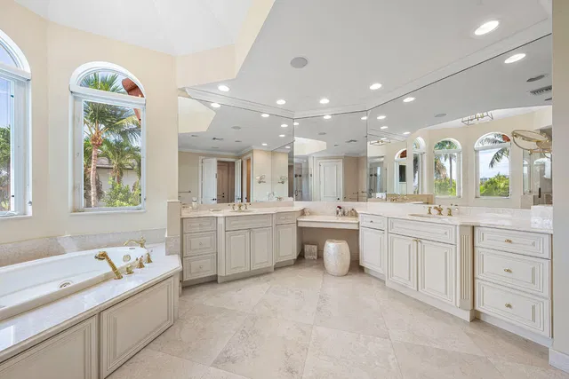 Royal Palm Yacht and Country Club Residence photo 50