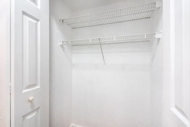 Unit C photo 22