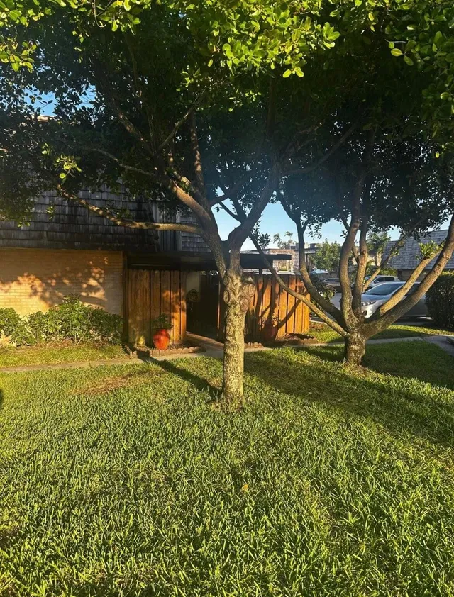 Residence photo 2
