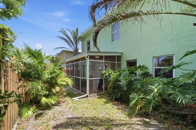 Residence photo 9