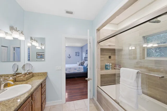 Residence photo 24