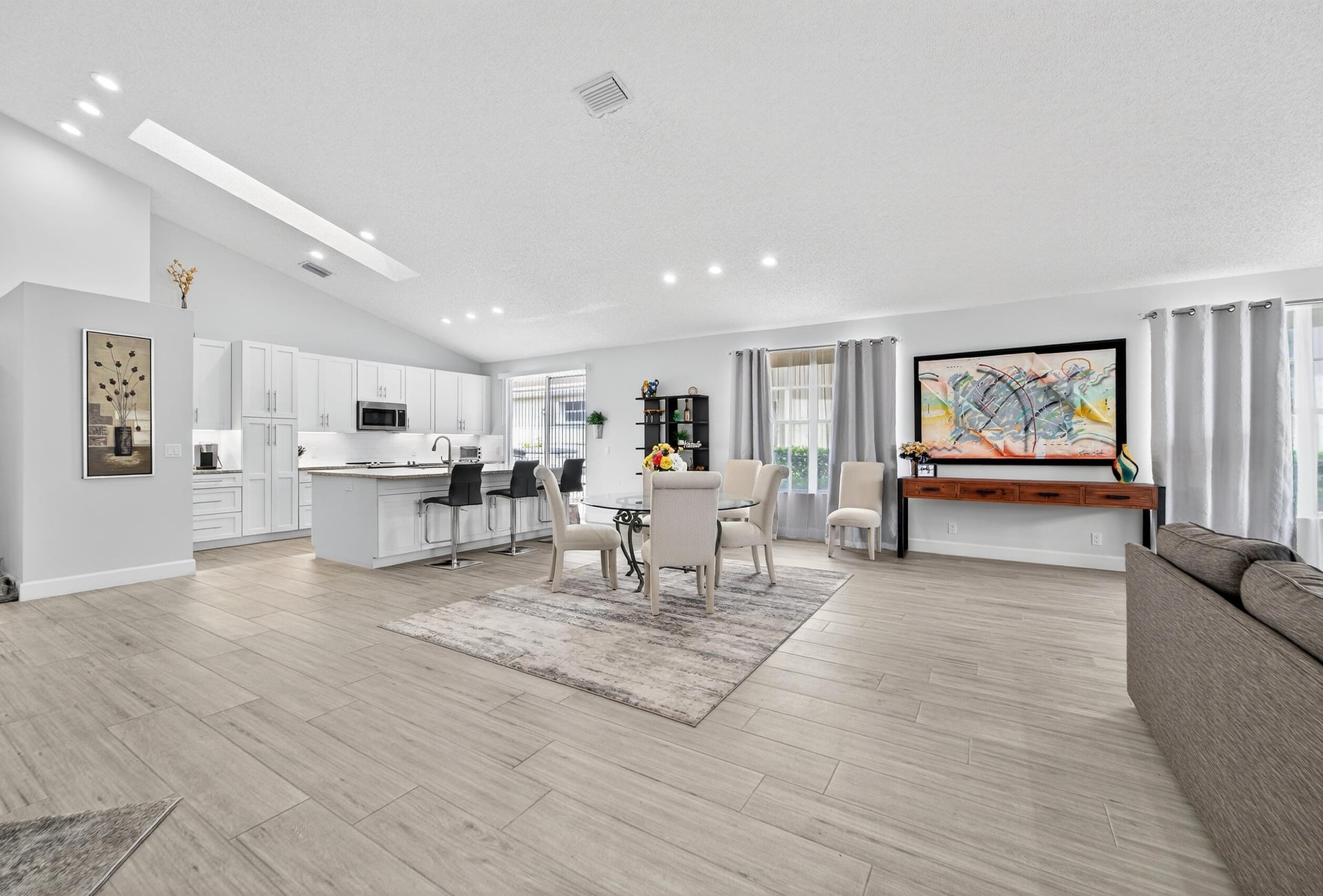 Eastpointe Country Club Residence photo 5
