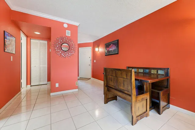  Unit 118 photo 9