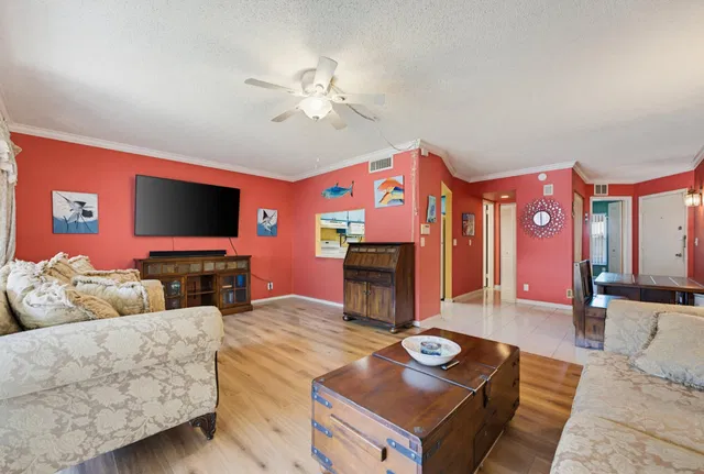  Unit 118 photo 12