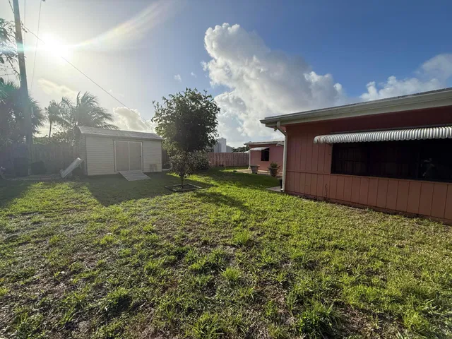 Residence photo 2