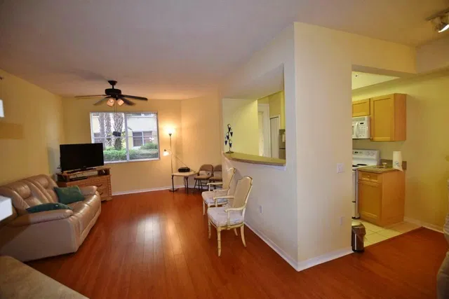 Unit 103 photo 6