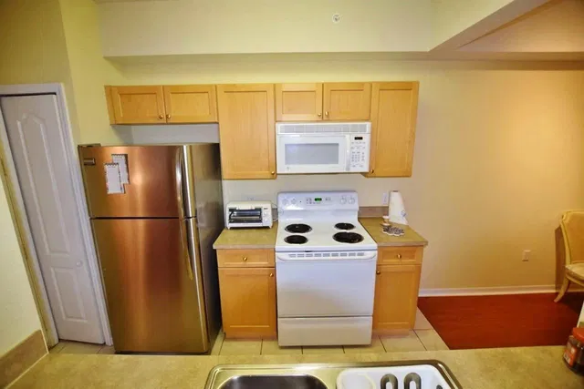 Unit 103 photo 9