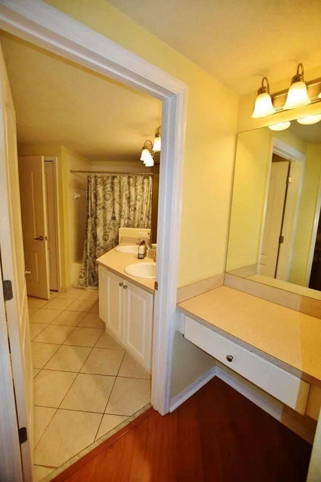 Unit 103 photo 16