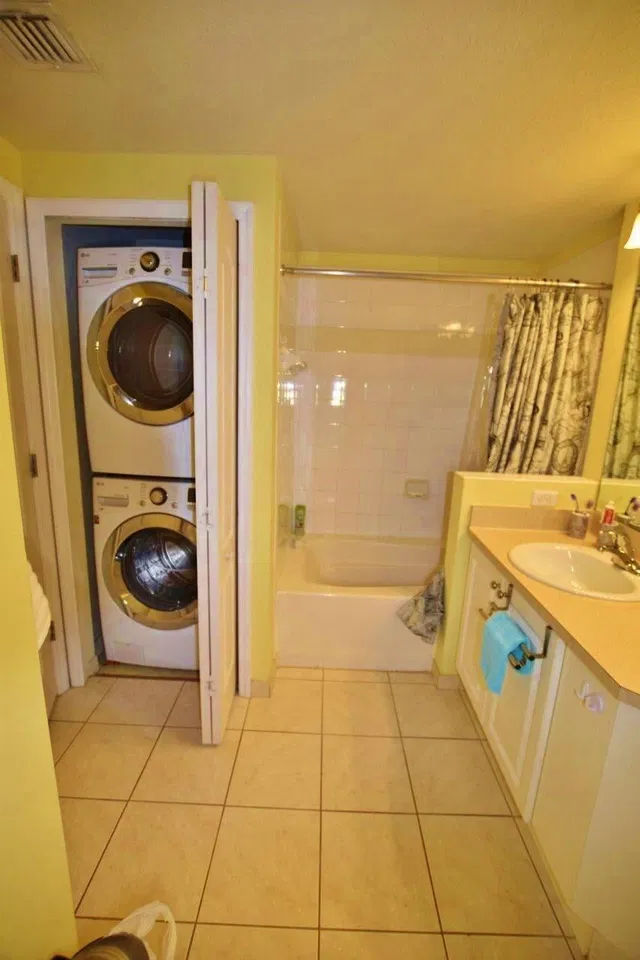 Unit 103 photo 18