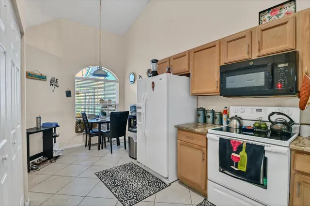 Residence photo 4