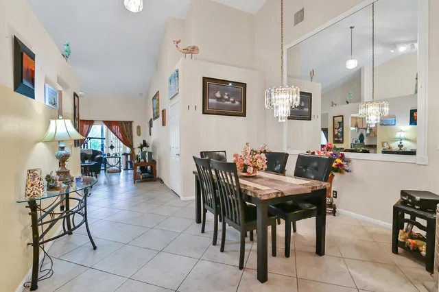 Residence photo 6