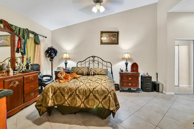 Residence photo 8
