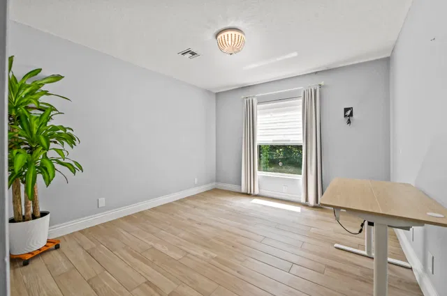 Residence photo 14