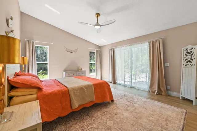Residence photo 16
