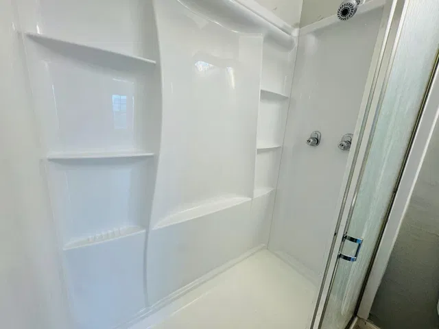 Unit E photo 12