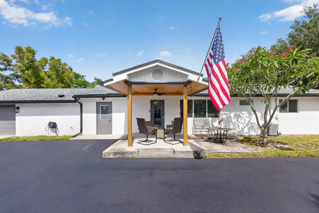 West Palm Beach Residence photo 2