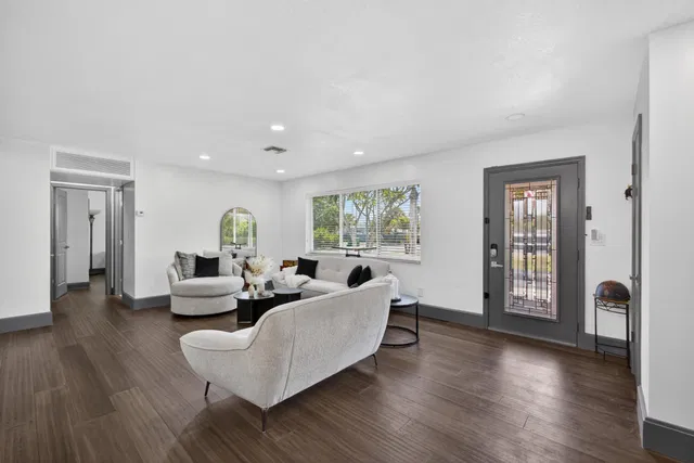 West Palm Beach Residence photo 10