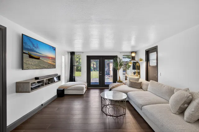 West Palm Beach Residence photo 24
