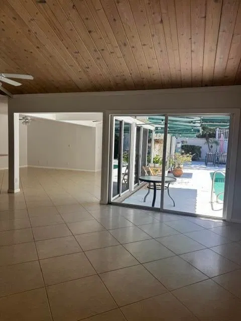 Residence photo 3