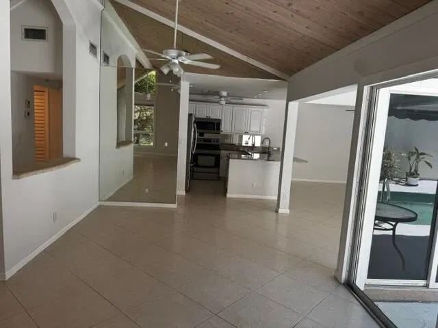 Residence photo 9