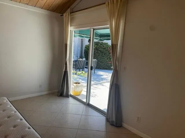 Residence photo 12