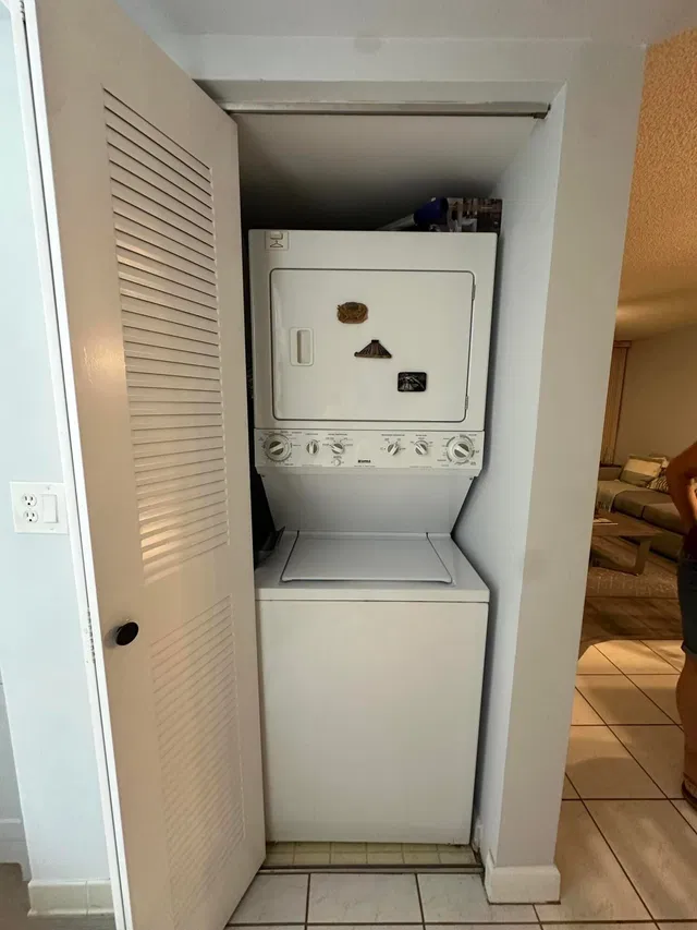 Unit 317 photo 9