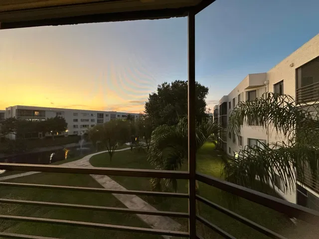 Unit 317 photo 10