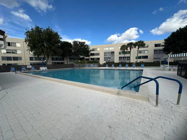 Unit 317 photo 19