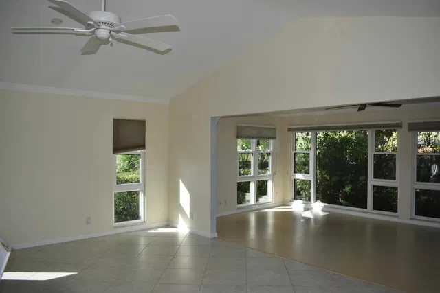Residence photo 23