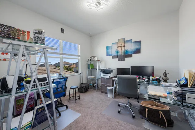Residence photo 31