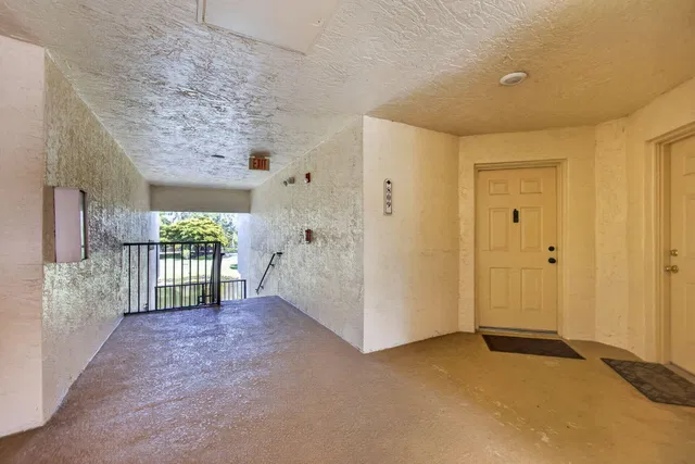  Unit 809 photo 4